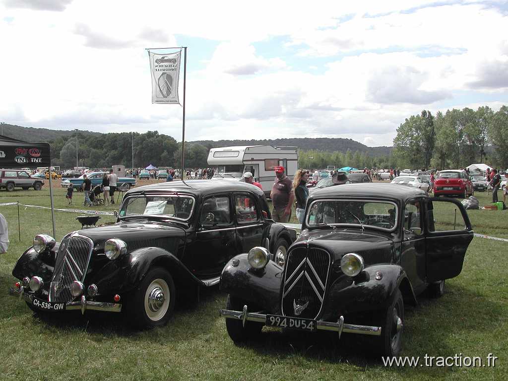 2014_Madine (170).JPG - 29ème Retro Meus'Auto au Lac de Madine, le Stand de la Traction Universelle